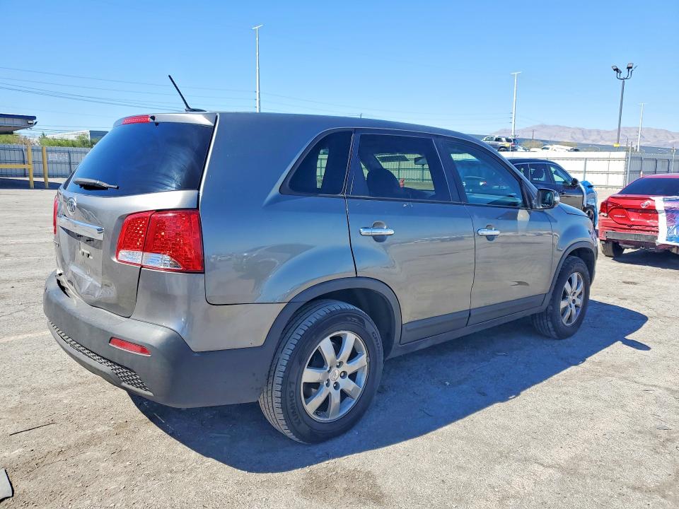 71428686 :رقم المزاد ، 5XYKT3A15BG171803 vin ، 2011 Kia Sorento مزاد بيع