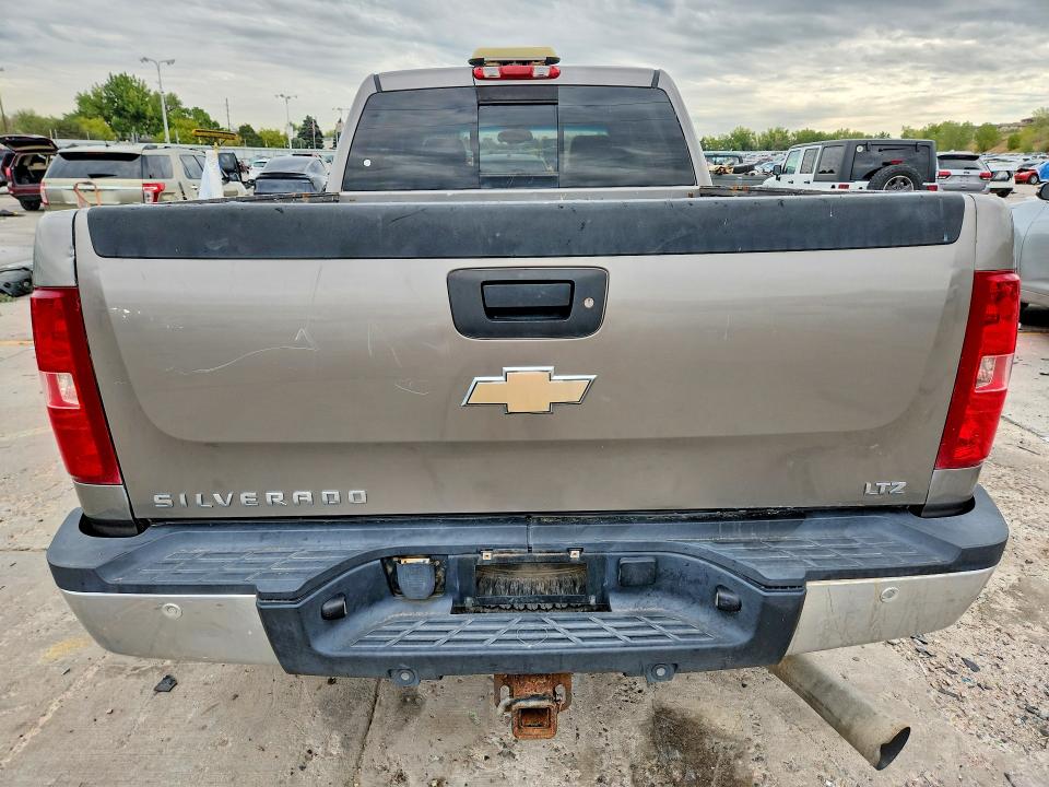 Продажа на аукционе авто 2008 Chevrolet Silverado, vin: 1GCHK23698F125970, номер лота: 70932046