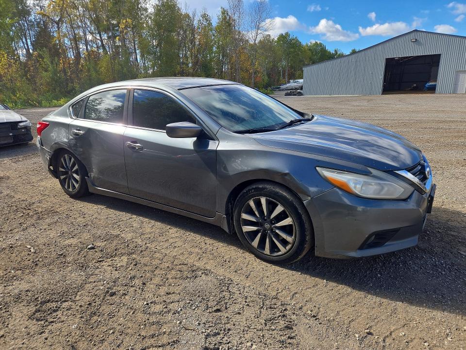 2017 Nissan Altima მანქანა იყიდება აუქციონზე, vin: 1N4AL3AP0HN349415, აუქციონის ნომერი: 71722616
