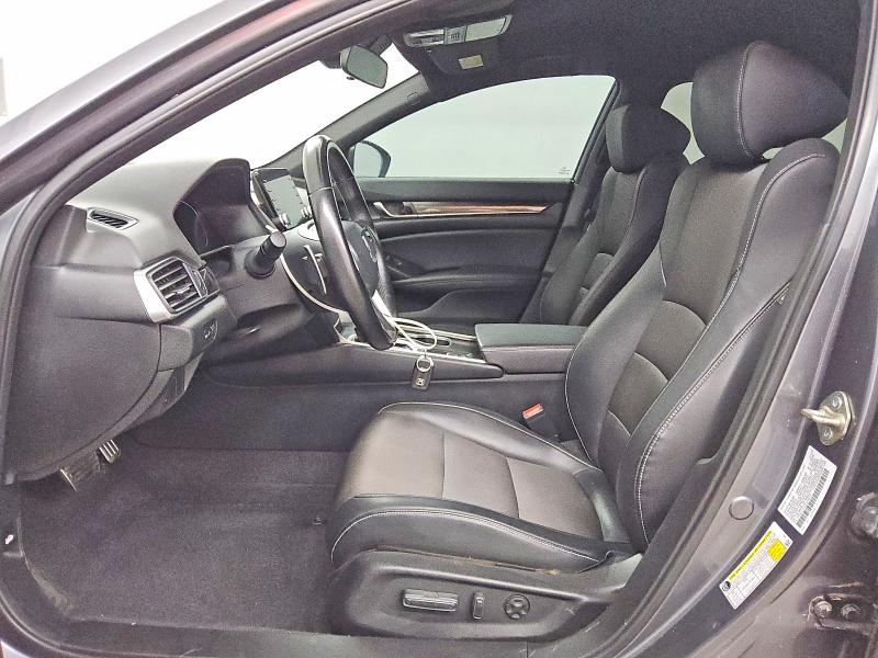 71643036 :رقم المزاد ، 1HGCV1F31LA104731 vin ، 2020 Honda Accord مزاد بيع