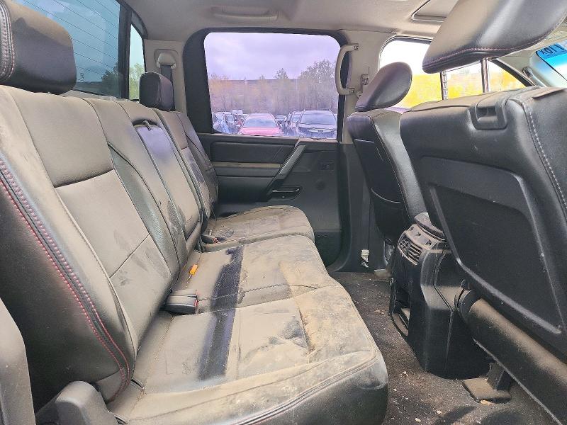 70521716 :رقم المزاد ، 1N6AA0ECXBN317596 vin ، 2011 Nissan Titan مزاد بيع