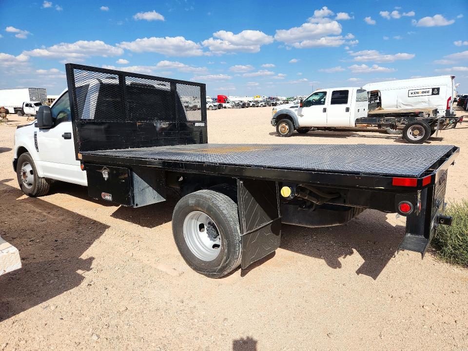 70538656 :رقم المزاد ، 1FDRF3G61MEC19958 vin ، 2021 Ford F350 مزاد بيع