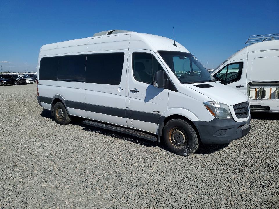 72239046 :رقم المزاد ، WDZPE8DD8GP213971 vin ، 2016 Mercedes-benz Sprinter مزاد بيع
