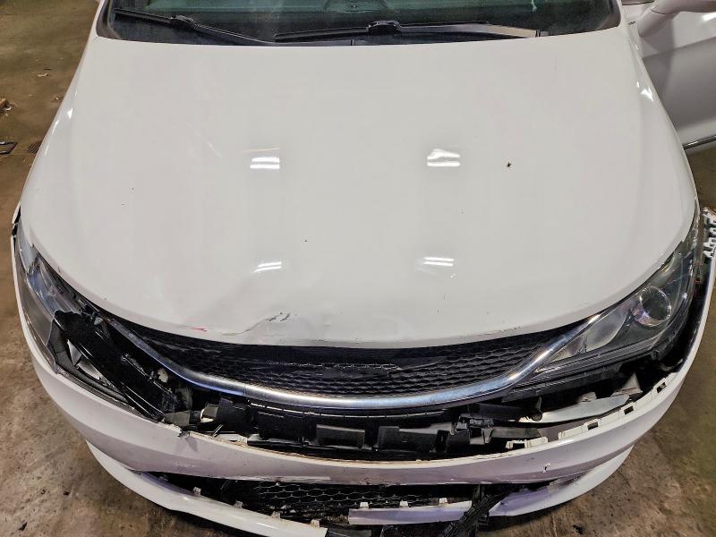 71099696 :رقم المزاد ، 2C4RC1BG0LR106733 vin ، 2020 Chrysler Pacifica مزاد بيع