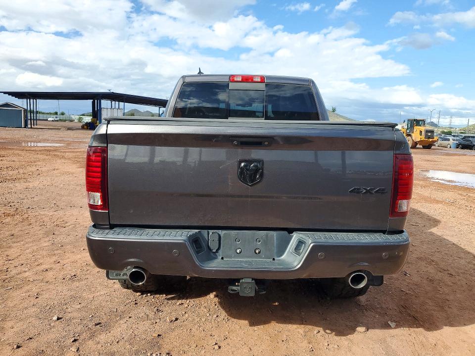 72769436 :رقم المزاد ، 1C6RR7MM0JS279496 vin ، 2018 Ram 1500 مزاد بيع