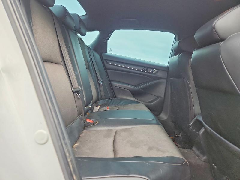 Продаж на аукціоні авто 2018 Honda Accord, vin: 1HGCV1F34JA147327, номер лоту: 70347596
