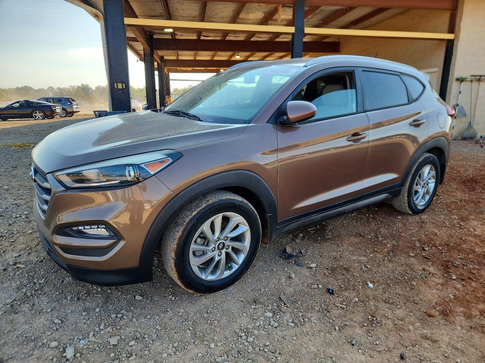 71403986 :رقم المزاد ، KM8J33A42GU033465 vin ، 2016 Hyundai Tucson مزاد بيع