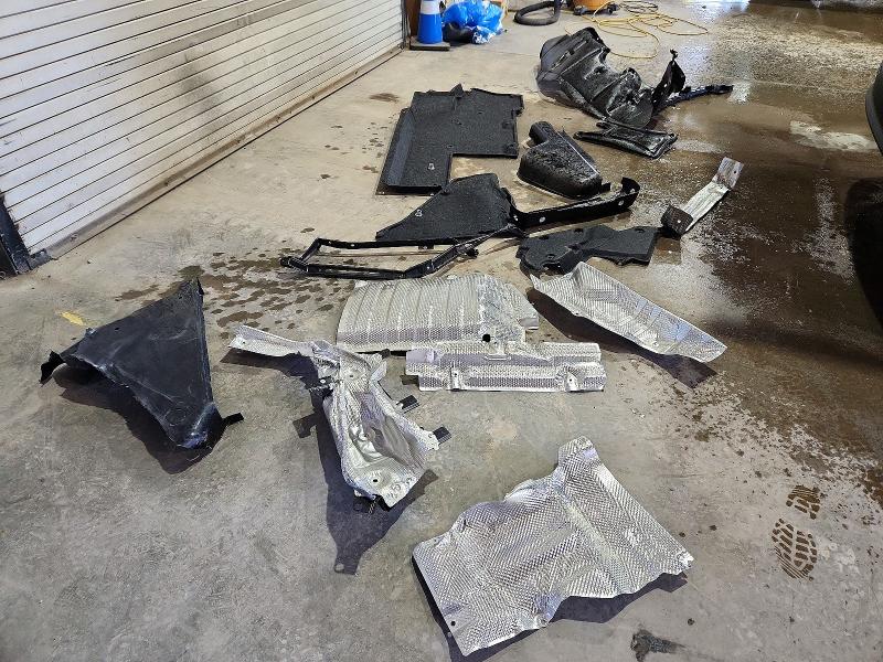2026 Toyota Sienna მანქანა იყიდება აუქციონზე, vin: 5TDKRKEC8TS305700, აუქციონის ნომერი: 72007856