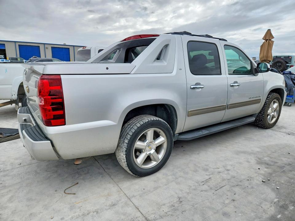 2011 Chevrolet Avalanche მანქანა იყიდება აუქციონზე, vin: 3GNMCFE02BG262418, აუქციონის ნომერი: 71430996