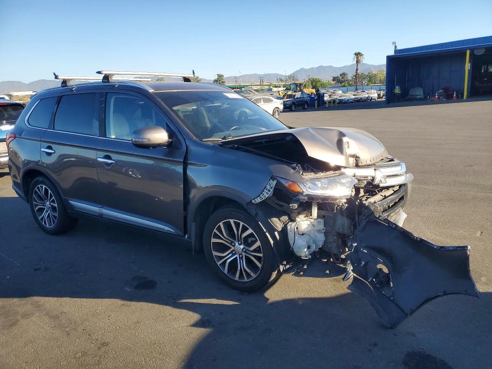 Продажа на аукционе авто 2018 Mitsubishi Outlander, vin: JA4AD3A37JZ021650, номер лота: 72351146
