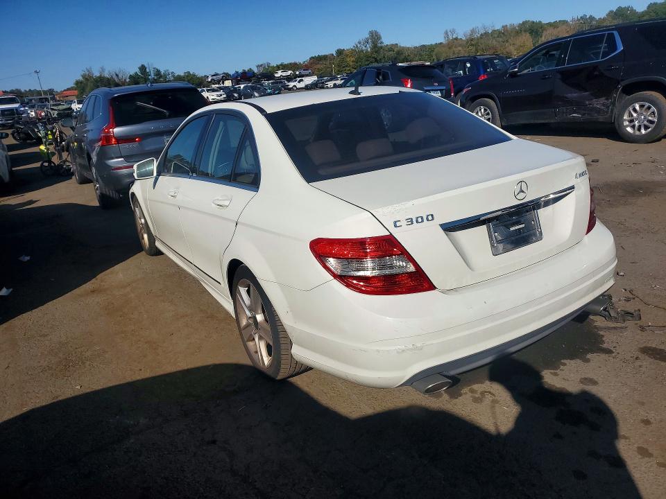 70226216 :رقم المزاد ، WDDGF8BB6BR155926 vin ، 2011 Mercedes-benz C مزاد بيع