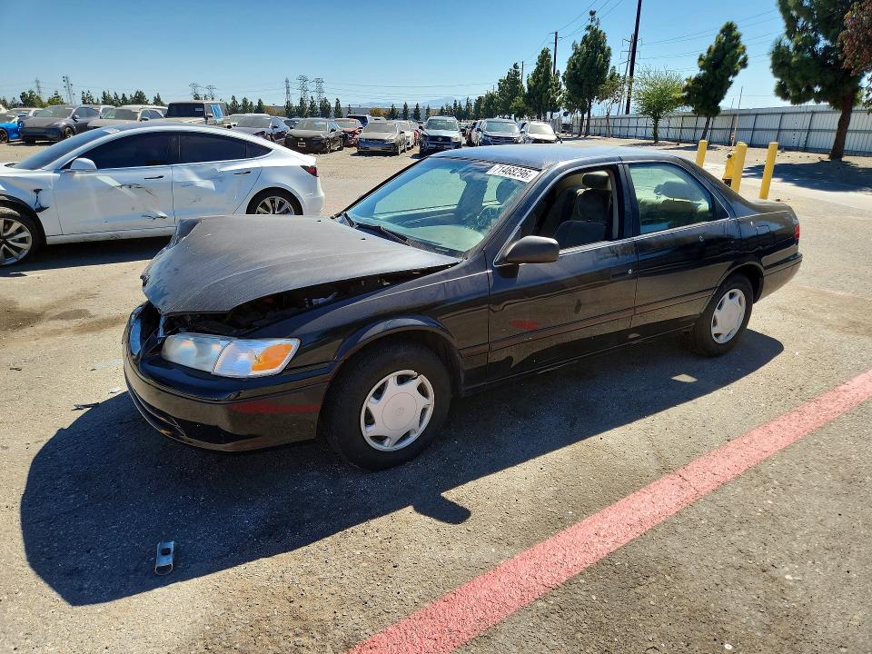 71468296 :رقم المزاد ، 4T1BG22K9YU961582 vin ، 2000 Toyota Camry مزاد بيع