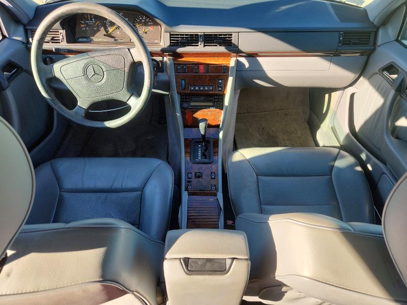 73358216 :رقم المزاد ، WDBEA32E6SC229442 vin ، 1995 Mercedes-benz E مزاد بيع