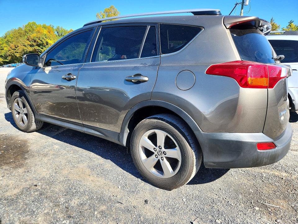 2015 Toyota Rav4 მანქანა იყიდება აუქციონზე, vin: JTMRFREV1FD157701, აუქციონის ნომერი: 73135966