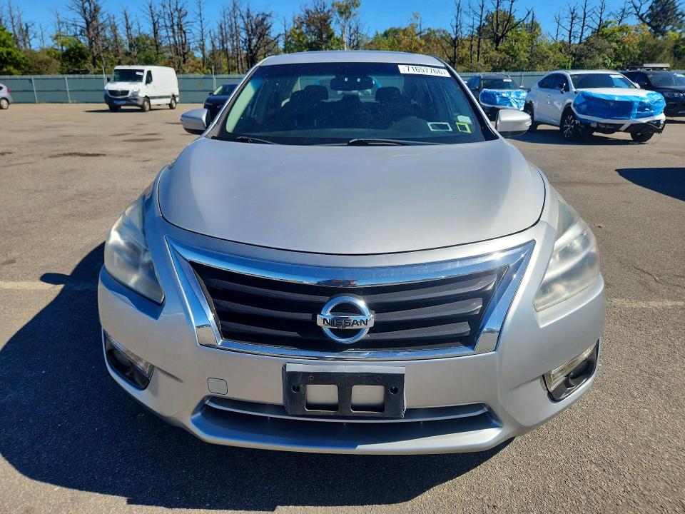 2013 Nissan Altima მანქანა იყიდება აუქციონზე, vin: 1N4AL3AP7DN586462, აუქციონის ნომერი: 71657766
