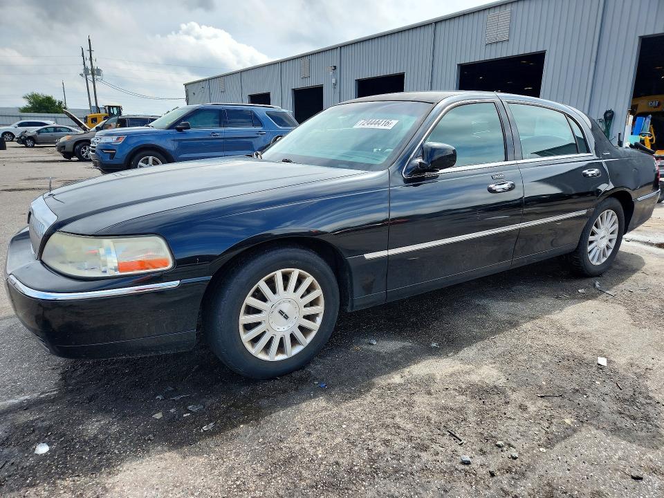 Продажа на аукционе авто 2004 Lincoln Town Car, vin: 1LNHM81W44Y645195, номер лота: 72444416