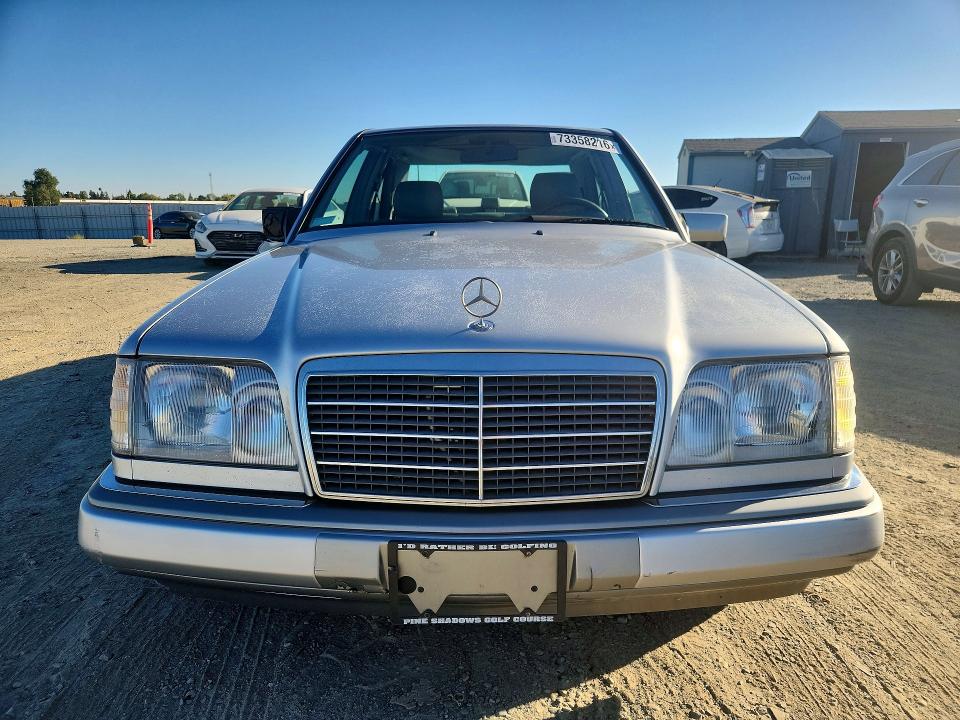 73358216 :رقم المزاد ، WDBEA32E6SC229442 vin ، 1995 Mercedes-benz E مزاد بيع