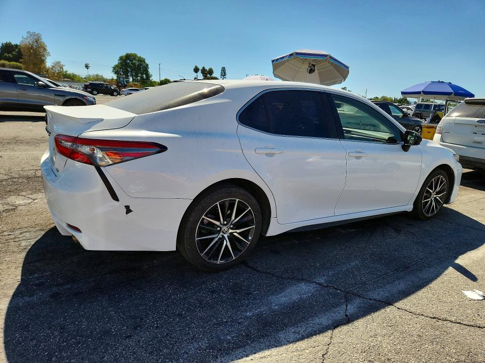 2018 Toyota Camry მანქანა იყიდება აუქციონზე, vin: JTNB11HK5J3073586, აუქციონის ნომერი: 72184136