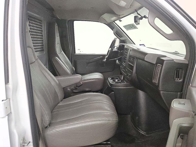 72610966 :رقم المزاد ، 1GCWGAFP9J1339898 vin ، 2018 Chevrolet Express G2500 مزاد بيع
