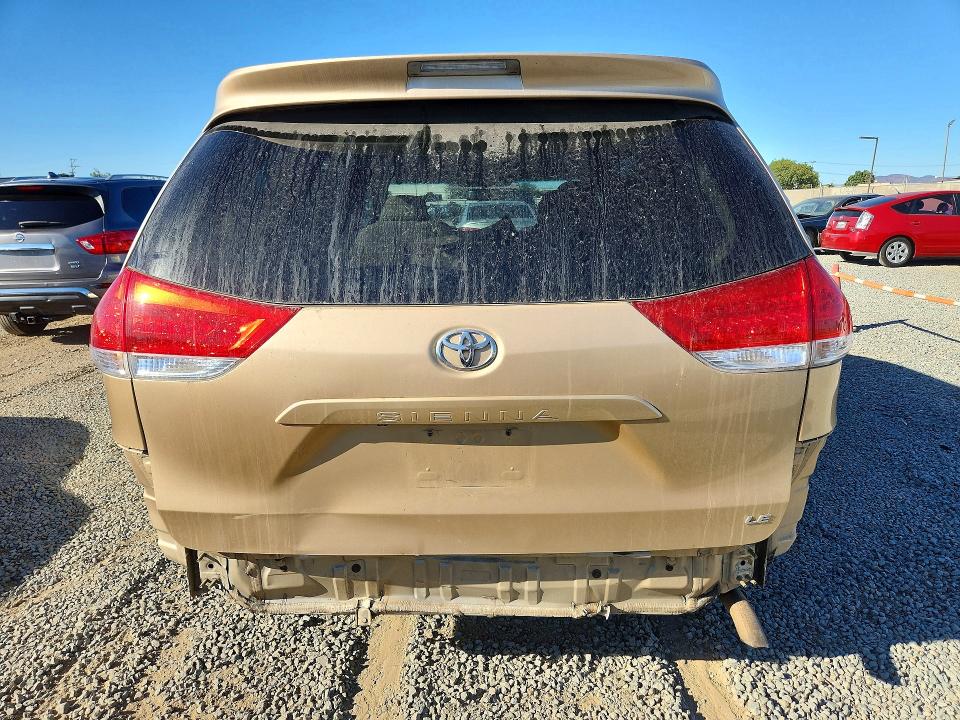71502826 :رقم المزاد ، 5TDKK3DC8ES406895 vin ، 2014 Toyota Sienna مزاد بيع