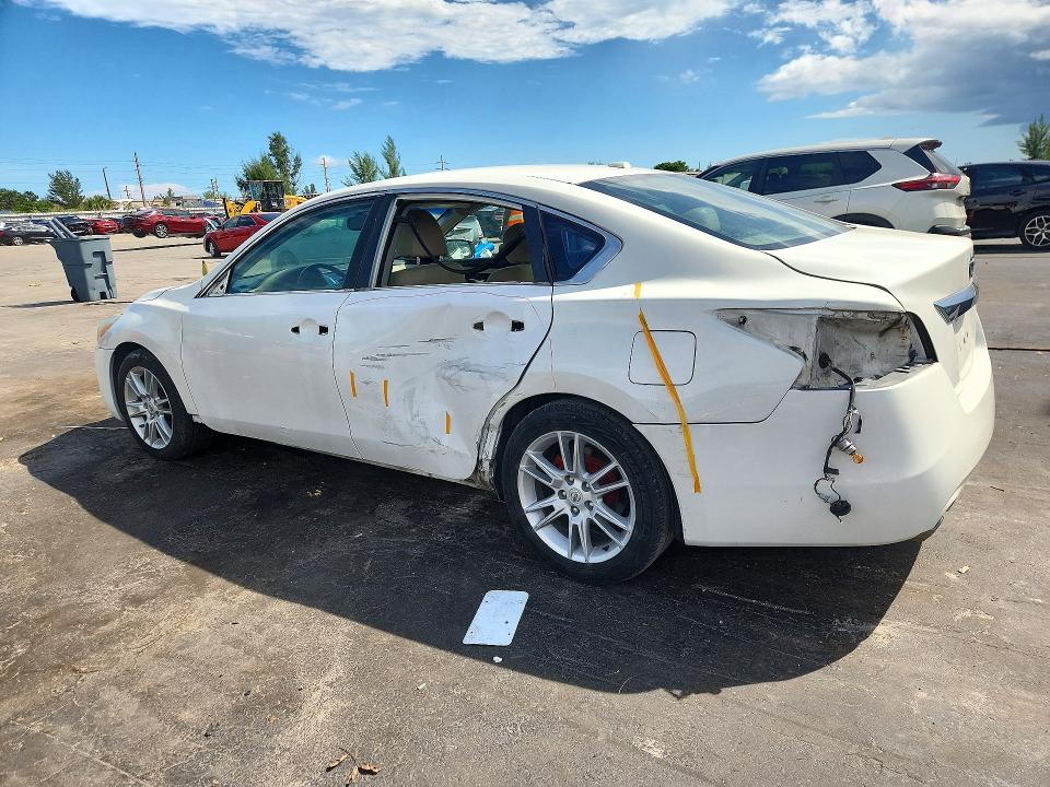 Продажа на аукционе авто 2014 Nissan Altima, vin: 1N4AL3AP1EC162725, номер лота: 72061636