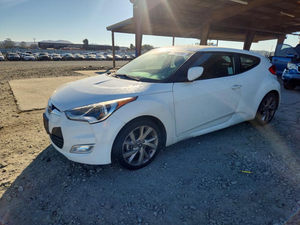 2017 Hyundai Veloster მანქანა იყიდება აუქციონზე, vin: KMHTC6AD7HU307335, აუქციონის ნომერი: 71959866