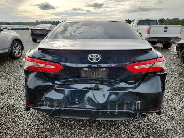 71075096 :رقم المزاد ، 4T1B11HK6JU592446 vin ، 2018 Toyota Camry مزاد بيع