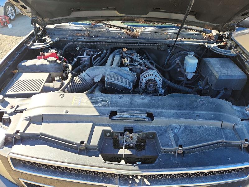 71925556 :رقم المزاد ، 1GNUKHE33AR215311 vin ، 2010 Chevrolet Suburban مزاد بيع