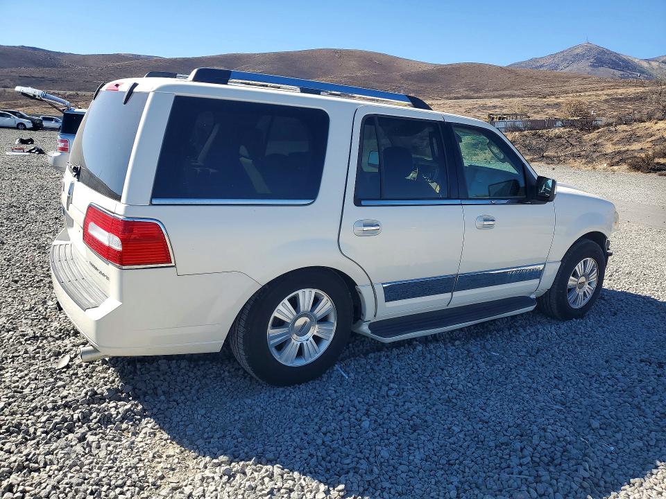 70544866 :رقم المزاد ، 5LMFU27507LJ25786 vin ، 2007 Lincoln Navigator مزاد بيع