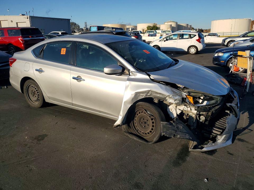 2017 Nissan Sentra მანქანა იყიდება აუქციონზე, vin: 3N1AB7AP0HY348548, აუქციონის ნომერი: 71470486