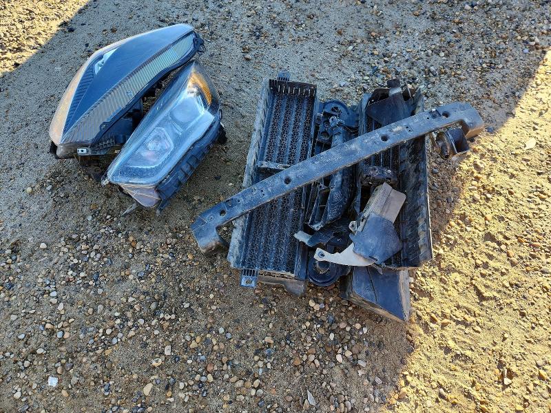 72684156 :رقم المزاد ، 1FMCU9HD6KUB36024 vin ، 2019 Ford Escape مزاد بيع