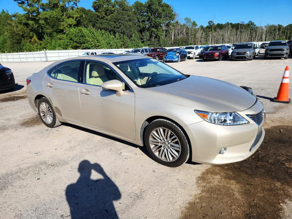 71921266 :رقم المزاد ، JTHBK1GG1D2069512 vin ، 2013 Lexus Es مزاد بيع