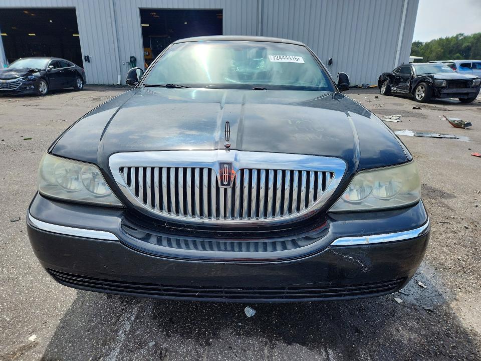 Aukcja sprzedaży 2004 Lincoln Town Car, vin: 1LNHM81W44Y645195, numer aukcji: 72444416