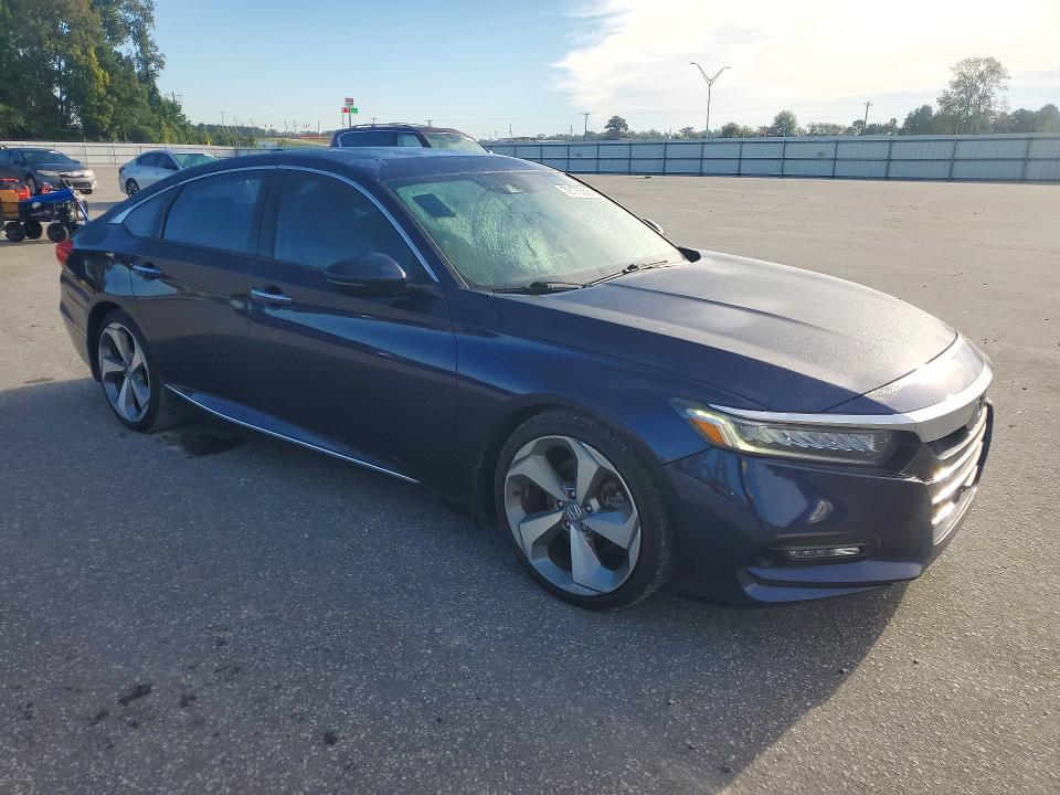 Продаж на аукціоні авто 2018 Honda Accord, vin: 1HGCV1F93JA107888, номер лоту: 72173686