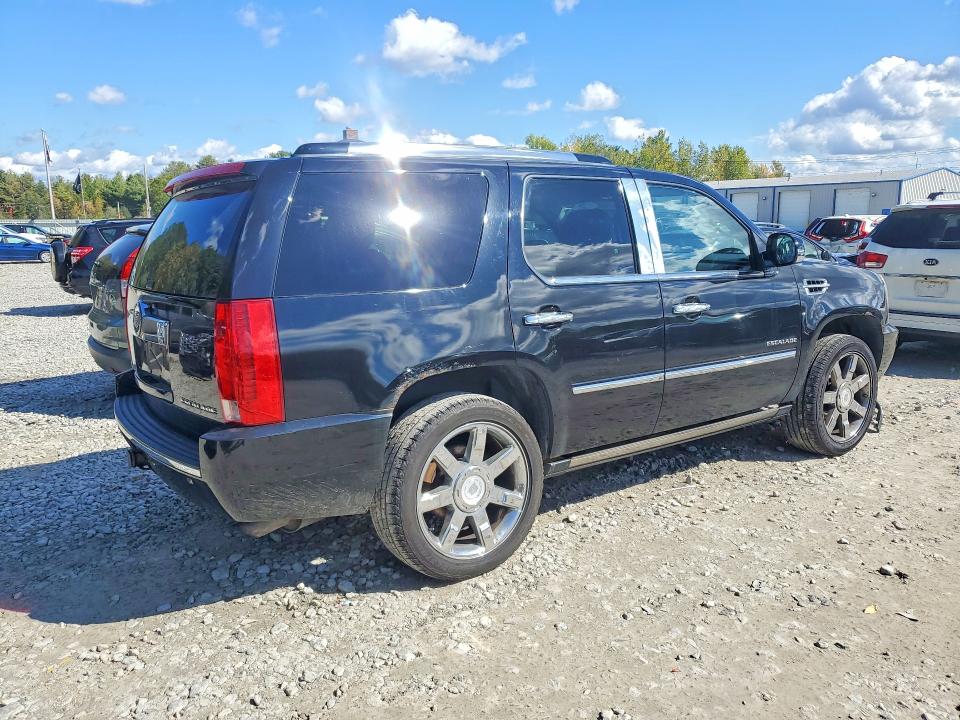 2011 Cadillac Escalade მანქანა იყიდება აუქციონზე, vin: 1GYS4CEF6BR102293, აუქციონის ნომერი: 71855406