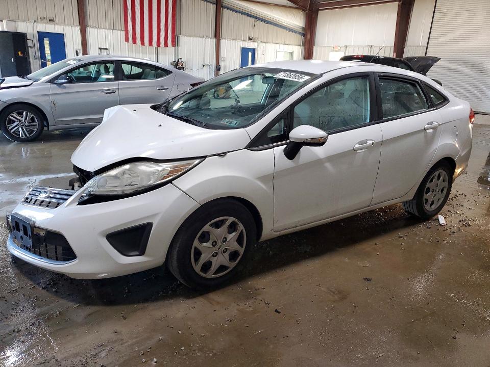 2013 Ford Fiesta მანქანა იყიდება აუქციონზე, vin: 3FADP4BJXDM103431, აუქციონის ნომერი: 71882856