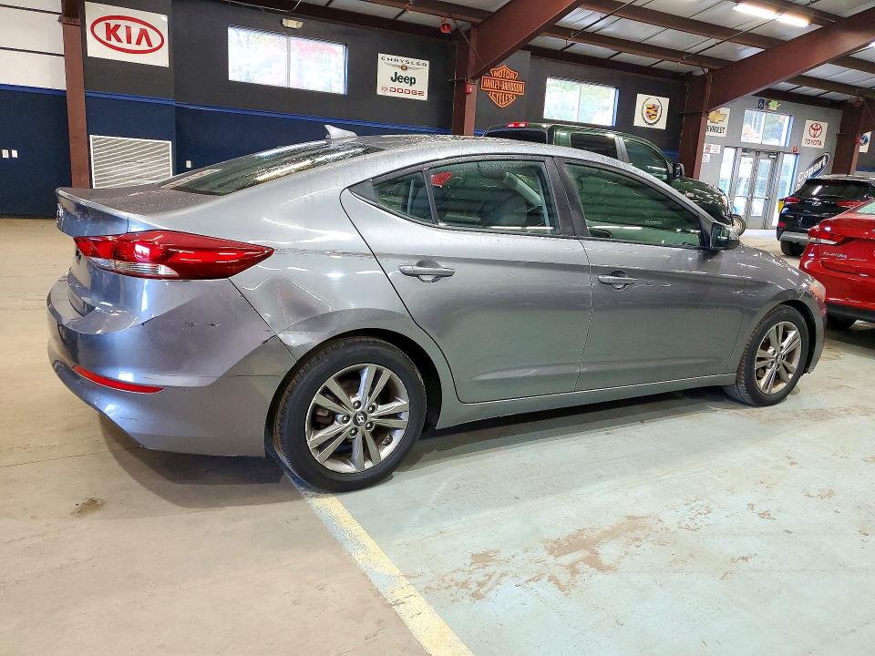 72375896 :رقم المزاد ، 5NPD84LF7JH306585 vin ، 2018 Hyundai Elantra مزاد بيع