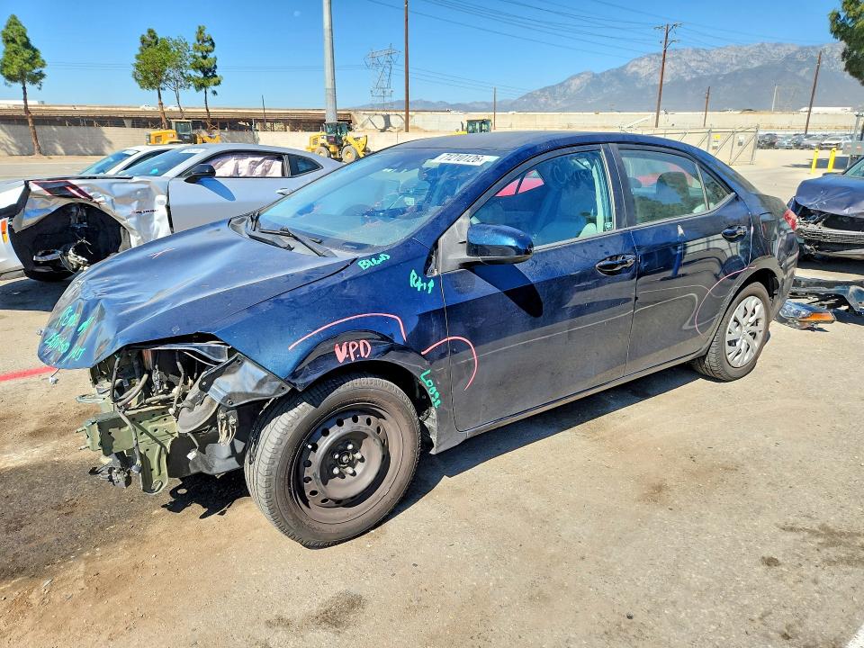 71210126 :رقم المزاد ، 5YFBURHE8HP733240 vin ، 2017 Toyota Corolla مزاد بيع