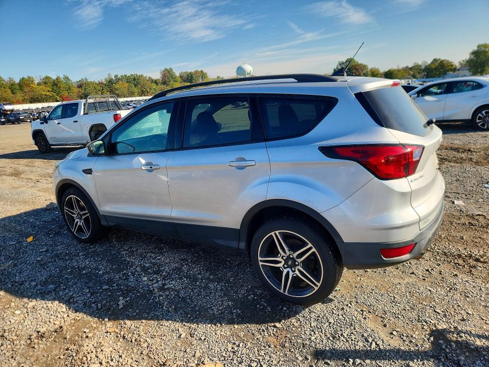 Продаж на аукціоні авто 2019 Ford Escape, vin: 1FMCU9HD5KUC43663, номер лоту: 72768016