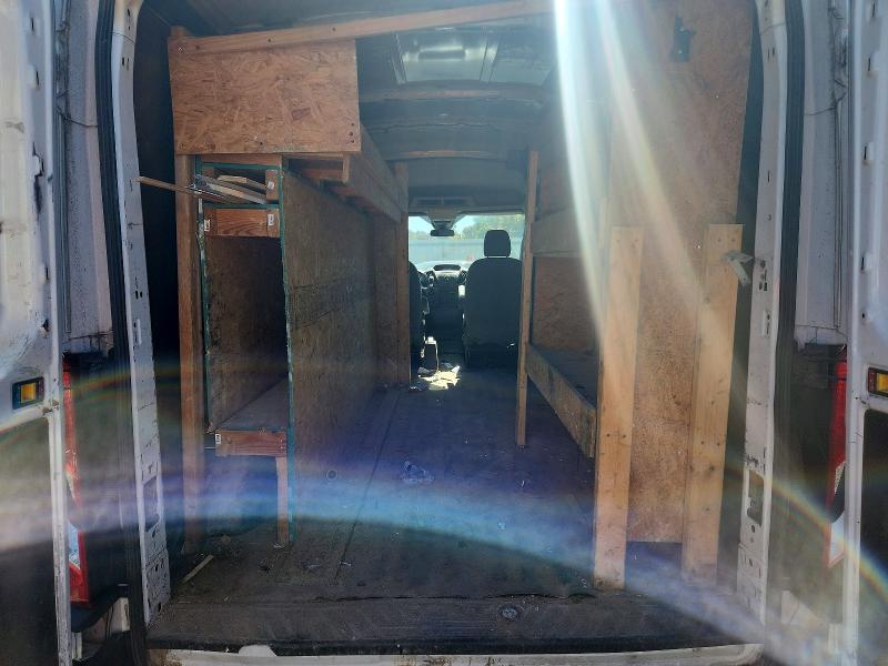 71389276 :رقم المزاد ، 1FTNR2CM2FKA03369 vin ، 2015 Ford Transit مزاد بيع