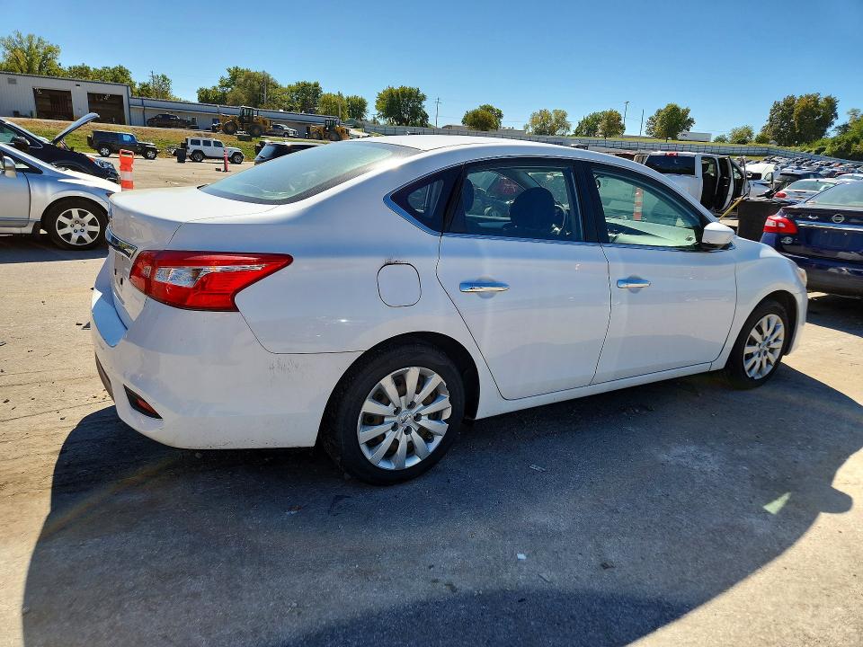 Продаж на аукціоні авто 2016 Nissan Sentra, vin: 3N1AB7AP9GY235132, номер лоту: 71666016
