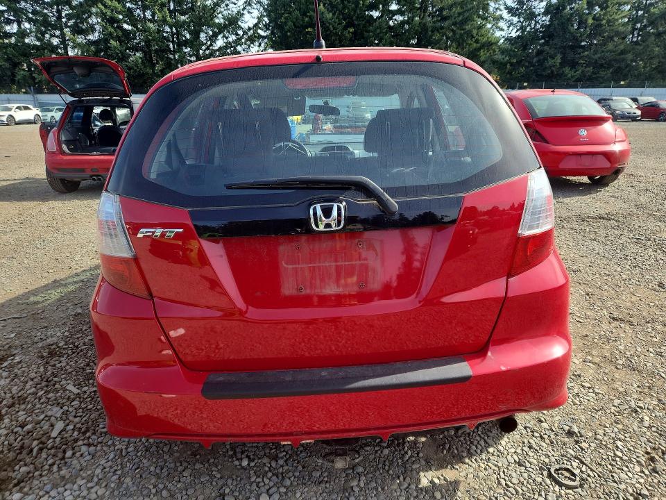 Продажа на аукционе авто 2013 Honda Fit, vin: JHMGE8H31DC024971, номер лота: 70728296