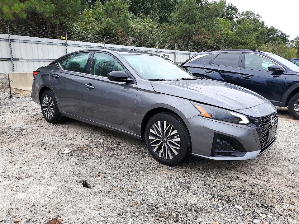 Auction sale of the 2026 Nissan Altima, vin: 1N4BL4DW3TN304460, lot number: 71932526
