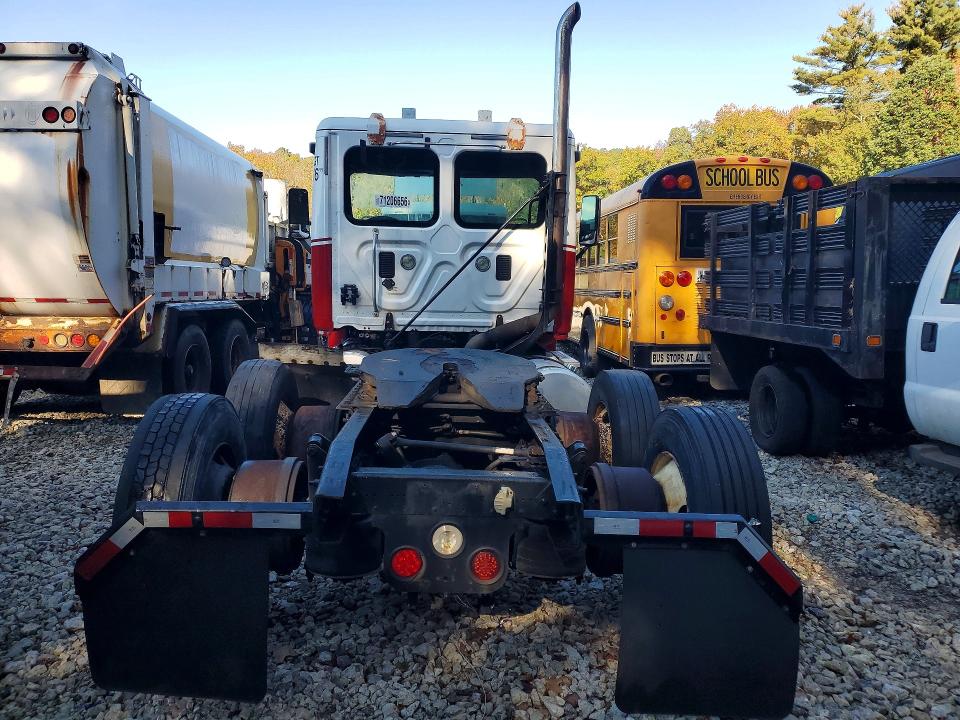 71206656 :رقم المزاد ، 1FUJGEDR0CLBM7911 vin ، 2012 Freightliner Cascadia 125 مزاد بيع