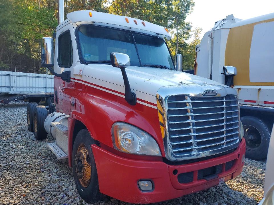 71206656 :رقم المزاد ، 1FUJGEDR0CLBM7911 vin ، 2012 Freightliner Cascadia 125 مزاد بيع