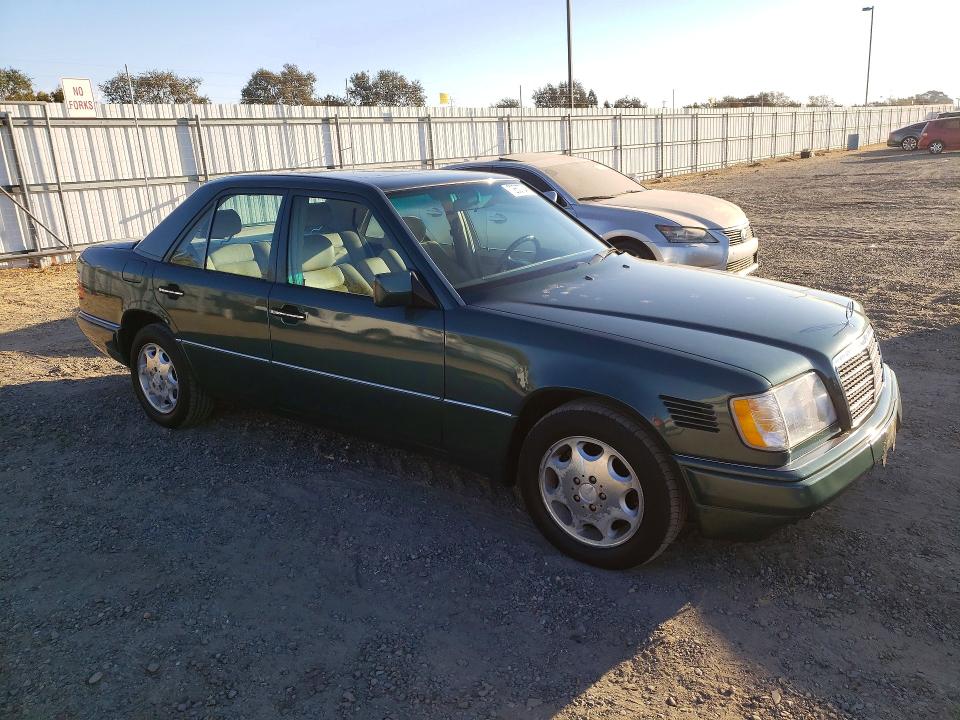 72607346 :رقم المزاد ، WDBEB31E6SC153364 vin ، 1995 Mercedes-benz E مزاد بيع