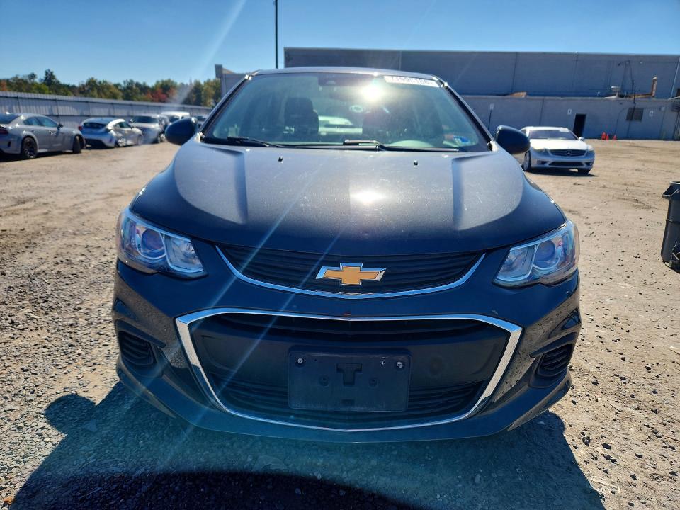 71995186 :رقم المزاد ، 1G1JD5SB8K4114272 vin ، 2019 Chevrolet Sonic مزاد بيع