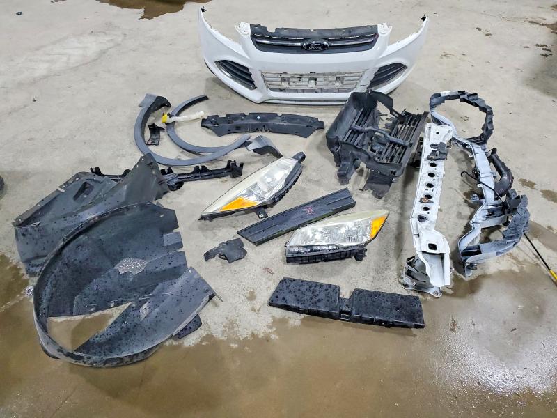 2014 Ford Escape მანქანა იყიდება აუქციონზე, vin: 1FMCU9GX8EUA82905, აუქციონის ნომერი: 71260676