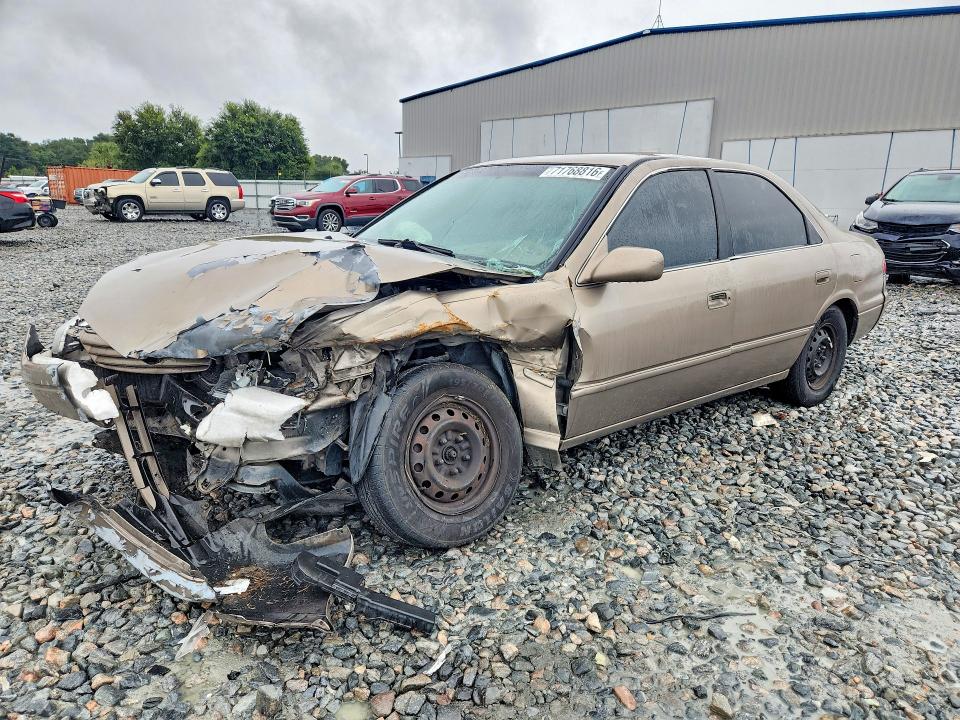 71768816 :رقم المزاد ، 4T1BG22K9XU511722 vin ، 1999 Toyota Camry مزاد بيع