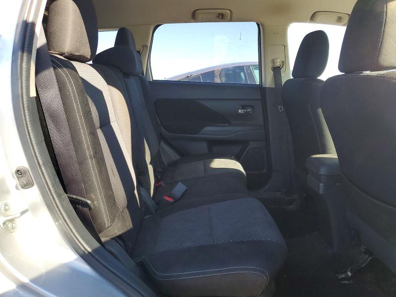 71678376 :رقم المزاد ، JA4AZ2A31JZ601603 vin ، 2018 Mitsubishi Outlander مزاد بيع